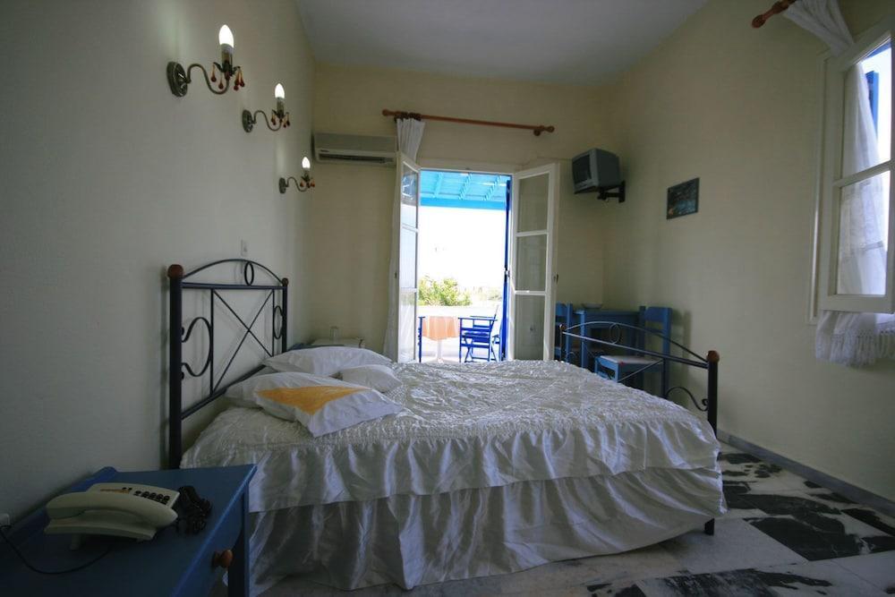 Agnadi Hotel Agia Anna  Exterior photo