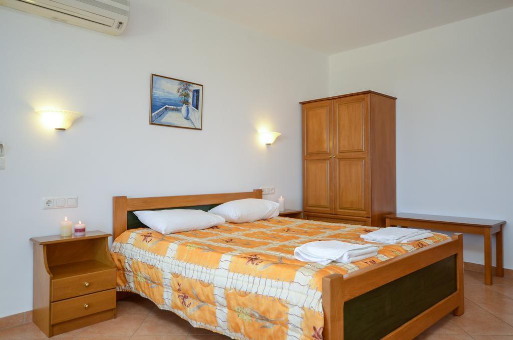 Agnadi Hotel Agia Anna  Exterior photo